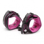 Кандалы мягкие Luxury Fetish WRIST CUFF Black/Pink (F61413)
